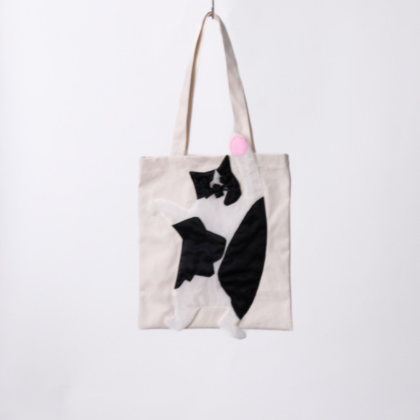 A4 TOTE（生成）/ ネコ