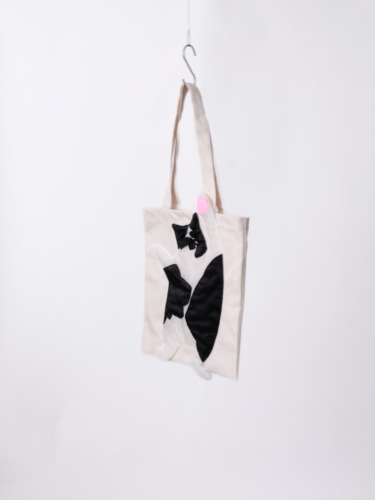 A4 TOTE（生成）/ ネコ