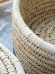 Sabai Lidded Basket M / Natural × Black