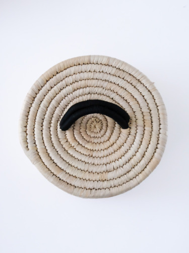 Sabai Lidded Basket M / Natural × Black