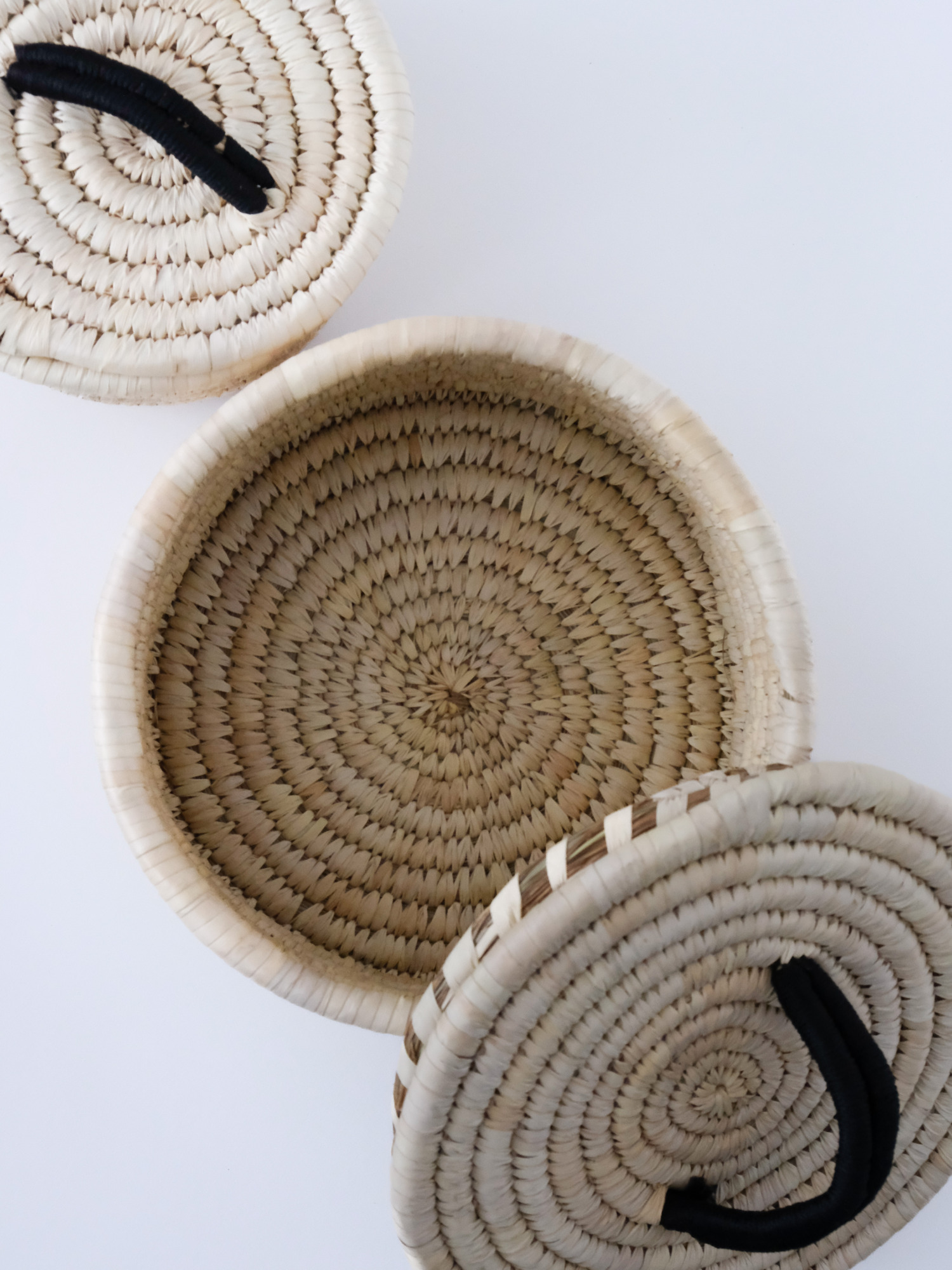 Sabai Lidded Basket M / Natural × Black