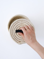 Sabai Lidded Basket S / Natural × Black