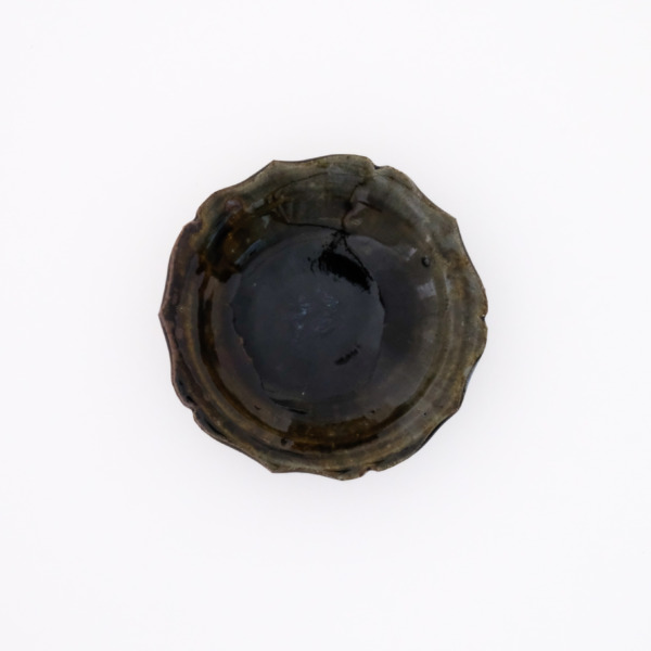 青灰稜花四寸皿