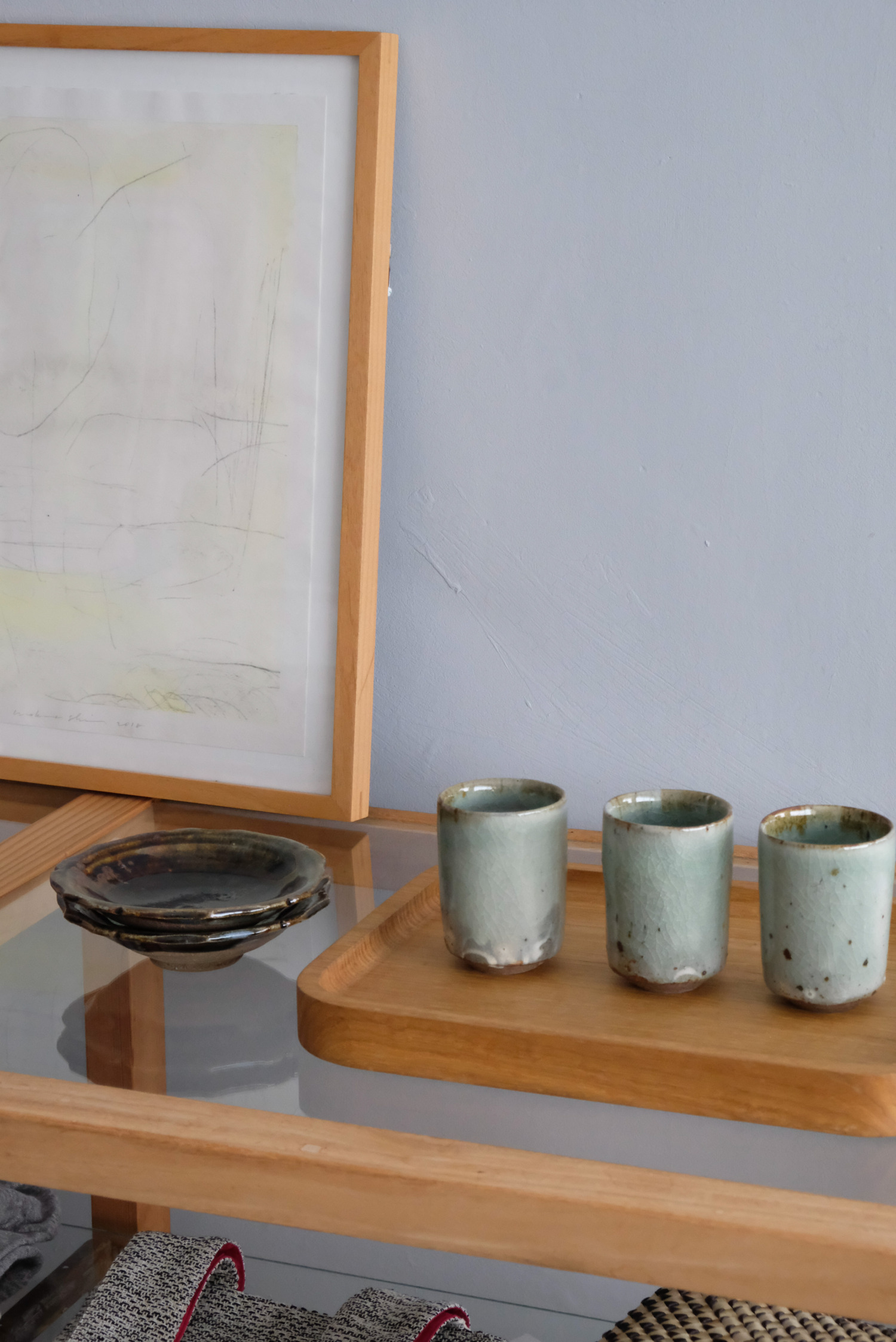 青灰稜花四寸皿