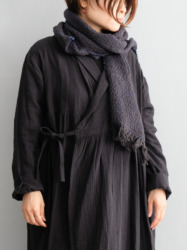 ガラ紡 Muffler Stole Heringbone / Charcoal Navy