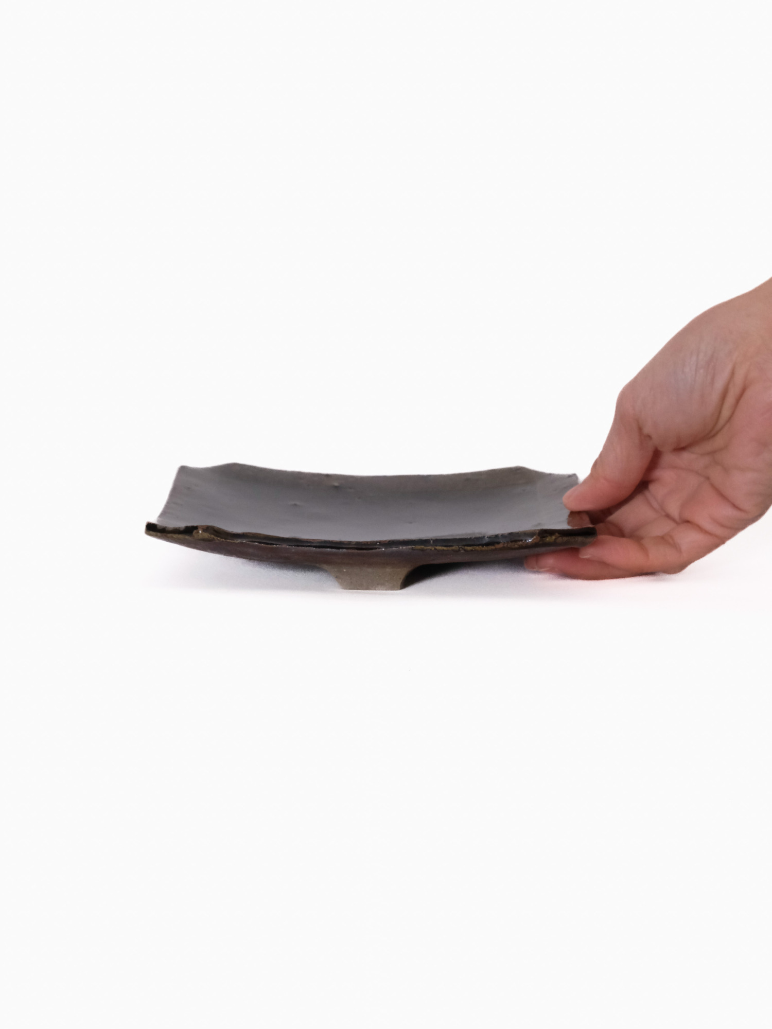 青灰隅切三ッ足皿