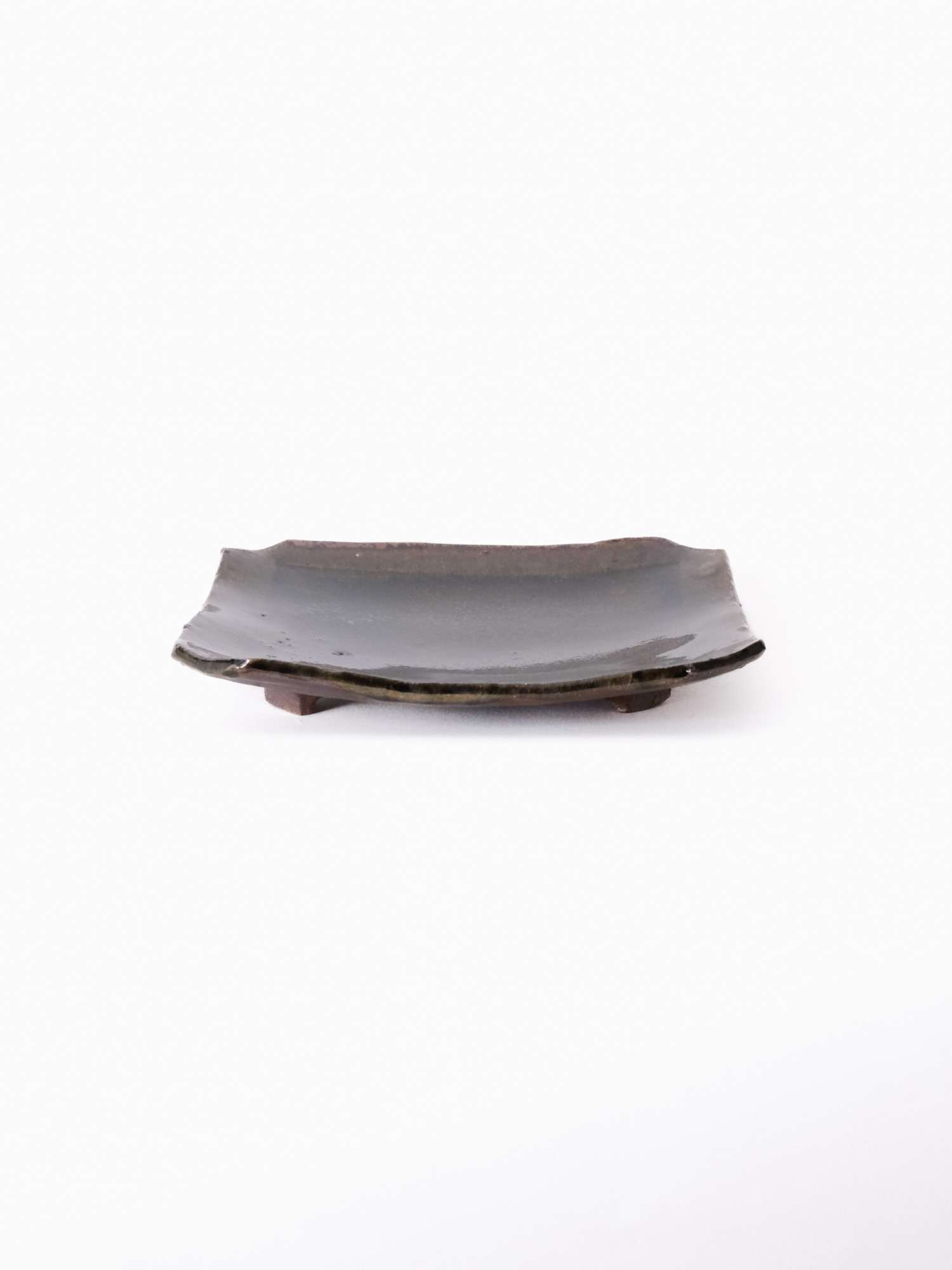 青灰隅切三ッ足皿