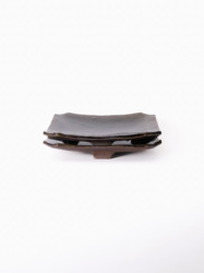 青灰隅切三ッ足皿