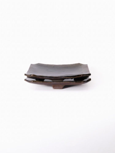 青灰隅切三ッ足皿