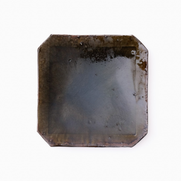 青灰隅切三ッ足皿