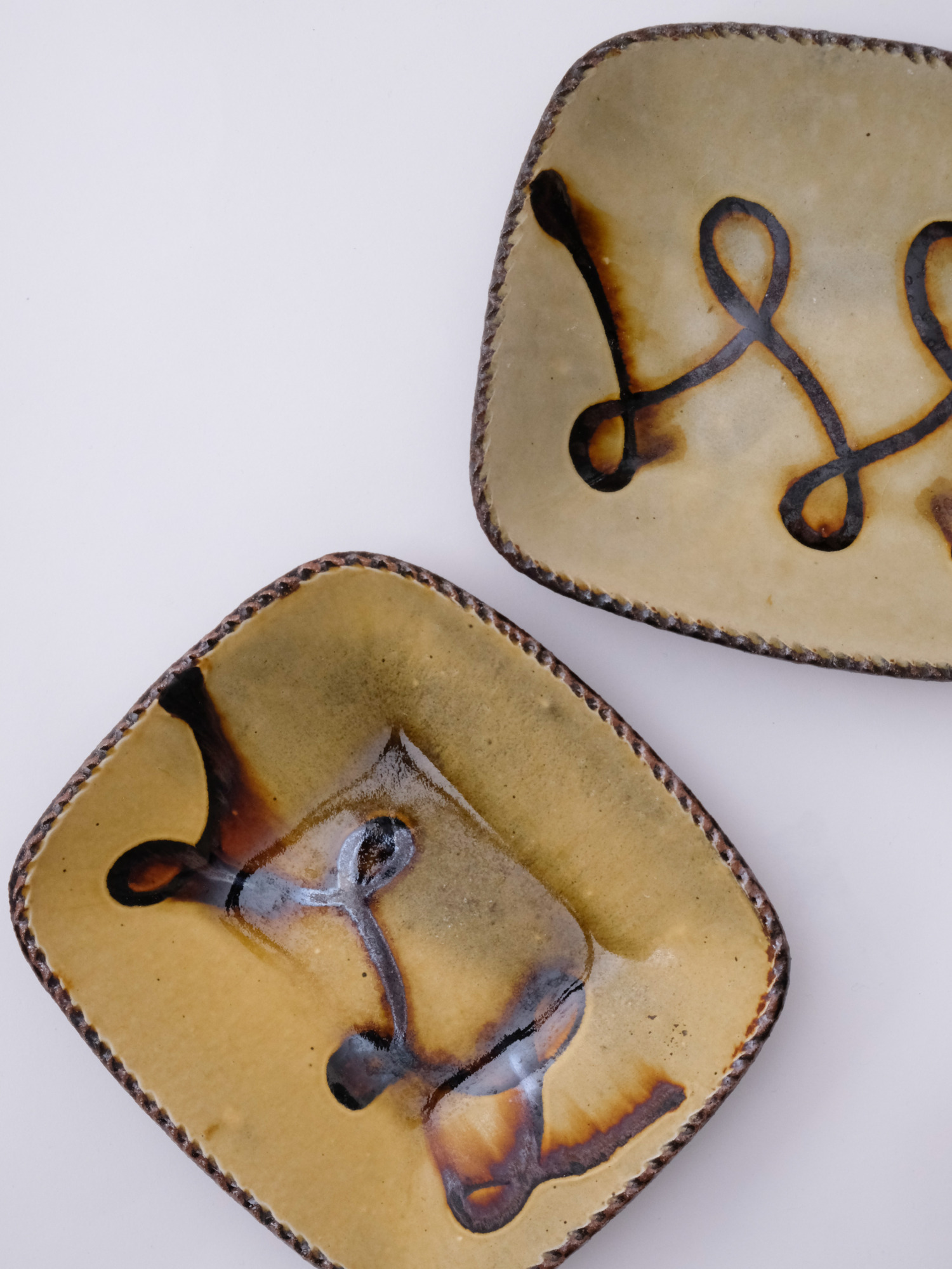 スリップウェア 長方鉢/中 26-c4