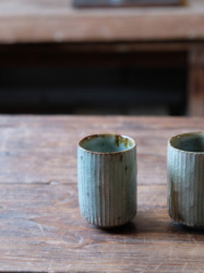 緑灰切立湯呑 / 鎬