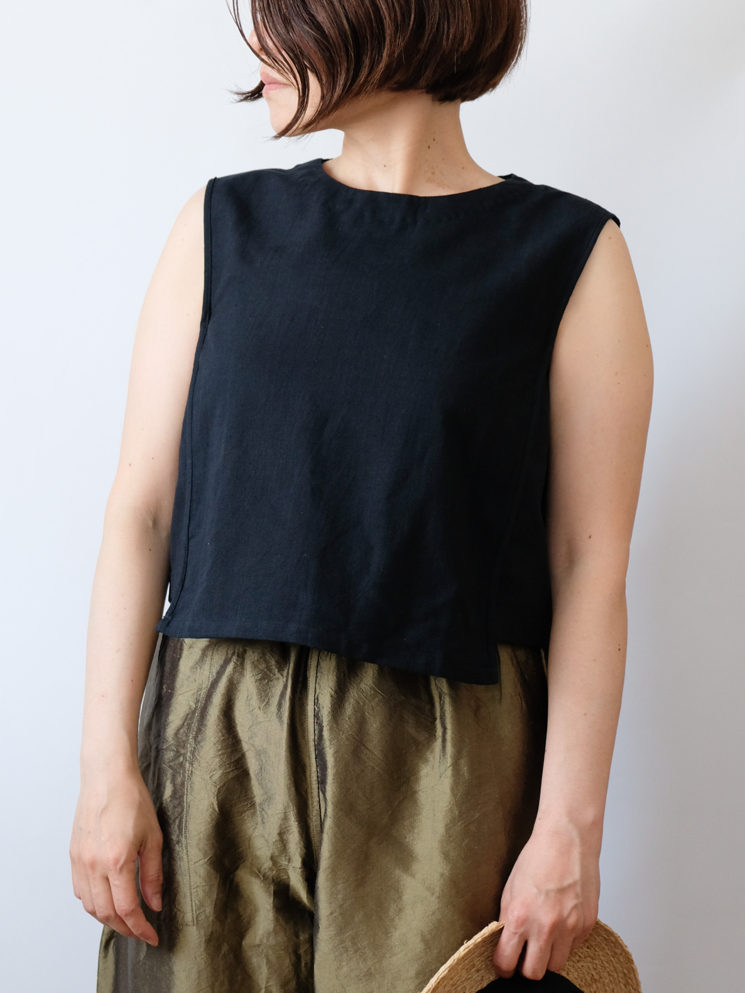 Hand Woven Sleeveless Top / Black