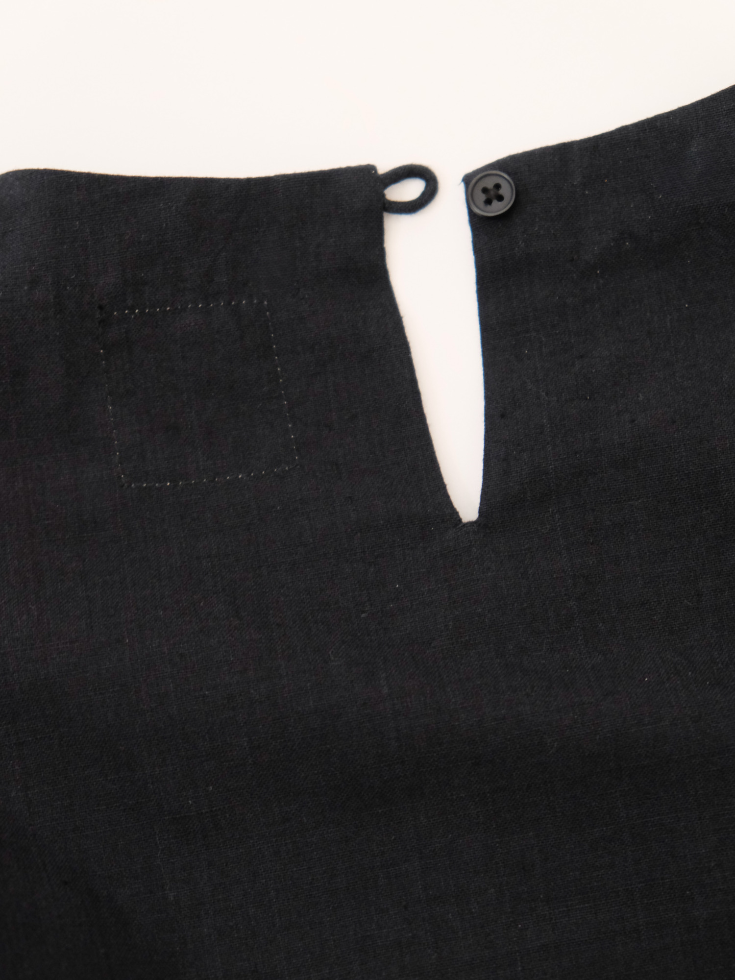 Hand Woven Sleeveless Top / Black