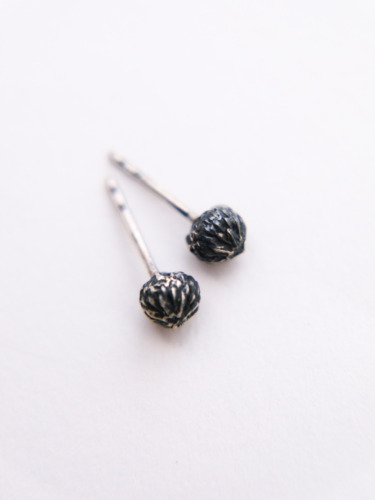 シルバーボールピアス